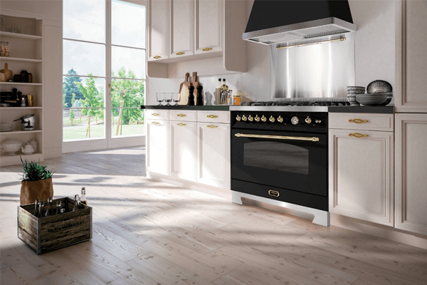 Como decorar uma cozinha pequena com pia com fogão embutido? Como decorar uma cozinha pequena com pia com fogão embutido?