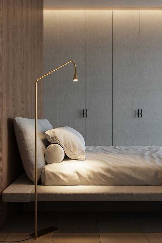 cama com luminaria de piso